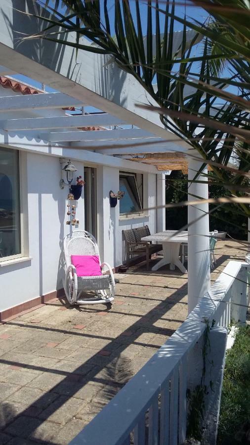 Villa Clementina Lido Di Fondi Exteriör bild